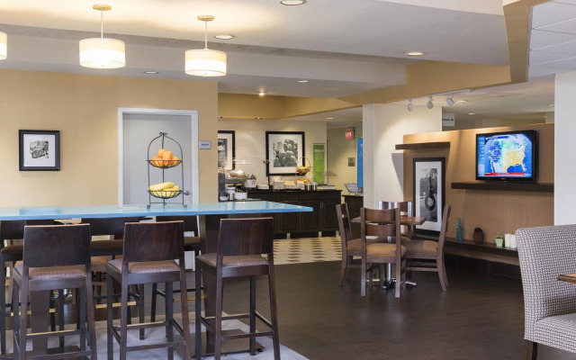 Hampton Inn by Hilton Milwaukee Northwest