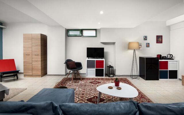 Place 55 Superior Residence