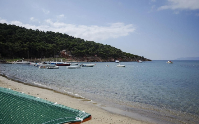 A. Emreli Suite Hotel