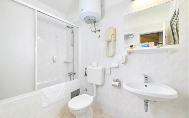 Village Galijot Plava Laguna