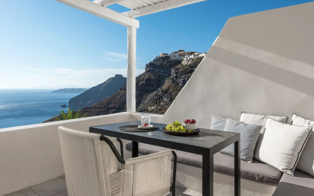 Porto Fira Suites