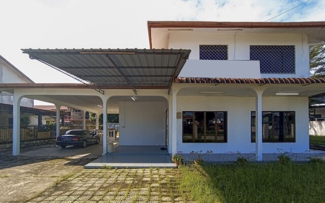 OYO HOME 90241 Villa Home Sibu