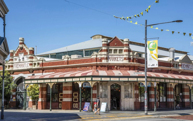 The Leonardo has 180 degree ocean views