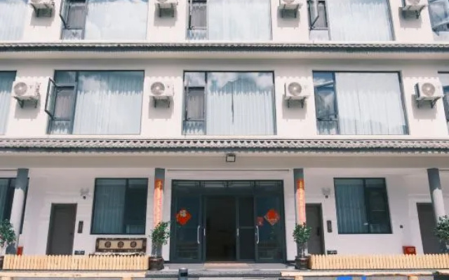 Yunlu Mountain Residence – Exterior – Shangri-La