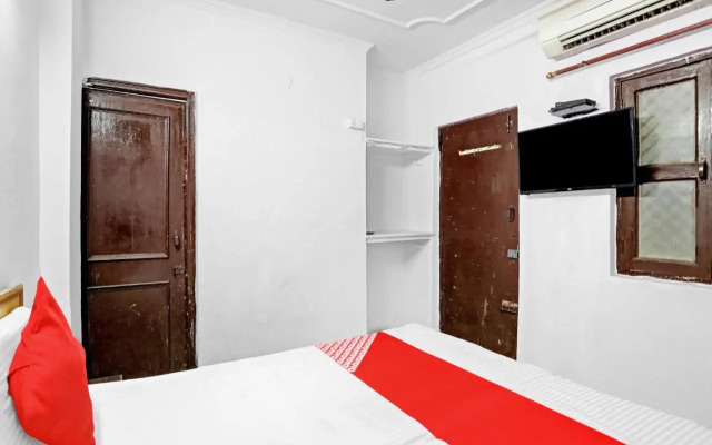 Oyo 84959 Tyagi Palace