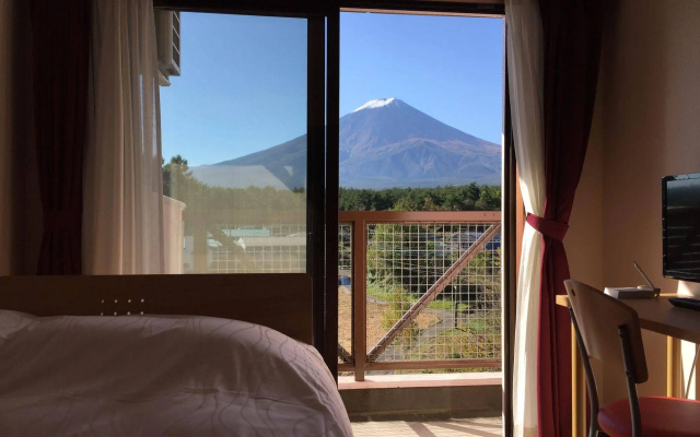 Fujizakura Inn – Guest Rooms – Fujikawaguchiko