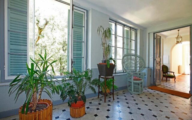 Magnifique appartement d'époque avec Vue Mer 4 personnes avec terrasse Le Port Nice