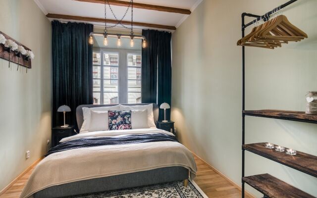 Old Town square APT by Michal&Friends