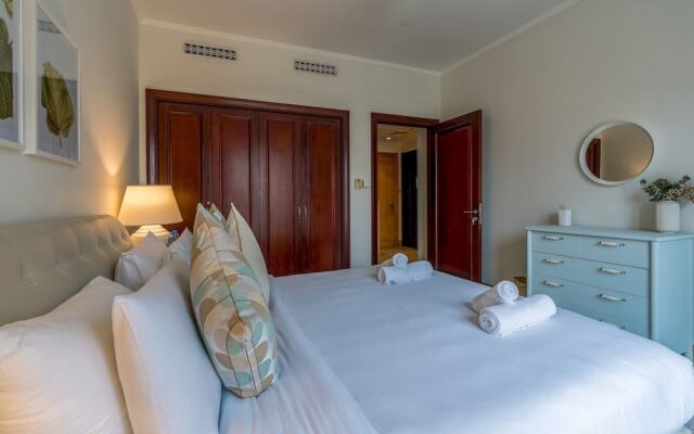 Spacious 2bedroom With Burj View in Downtown Dubai