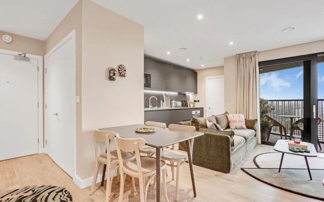 Stunning Two-bedroom Apartment With a Balcony