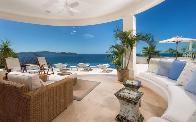 Giant Luxurious Mansion in Flamingo With Pool and Sumptuous Ocean Views