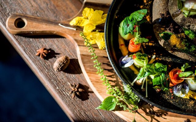 Legacy Yen Tu - MGallery