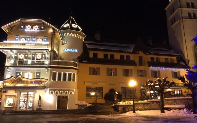 hotelImage
