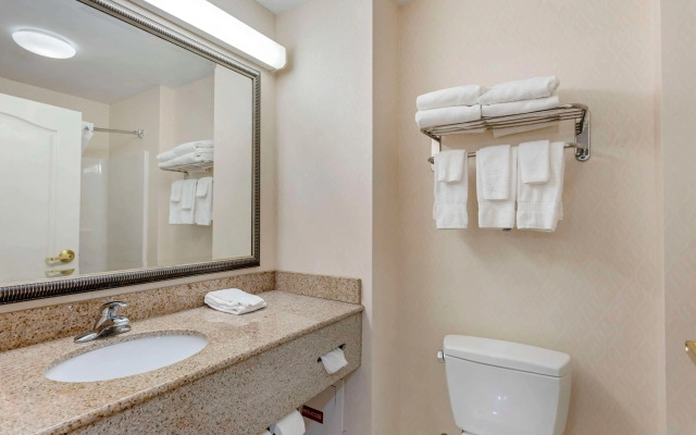 Comfort Inn & Suites