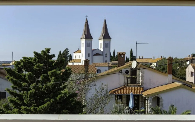 Comfort apartments with pool in Medulin
