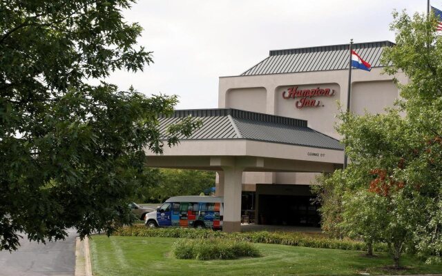 Hampton Inn Kansas City-Airport