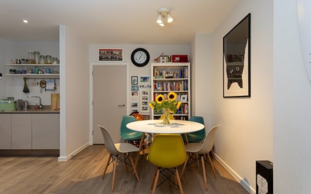 2 Bedroom East London Flat