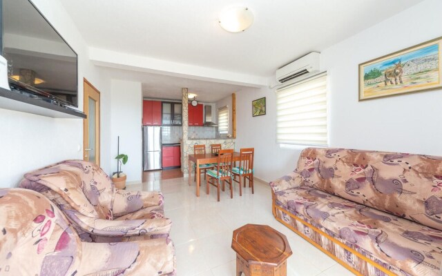 Amazing Home in Kastel Stafilic With 3 Bedrooms and Wifi