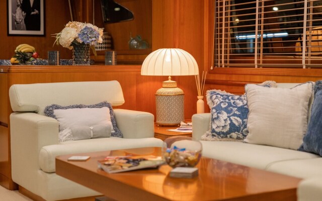 ESSOESS Boat - Five Star - Exclusive use