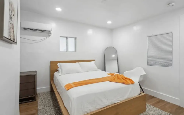 Casa Roselle 3 in Hollywood