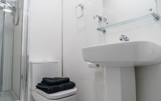 Newly Refurbished 1 Bedroom Flat
