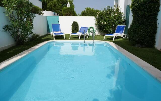 L&A Villa with Private heated Pool in Prainha