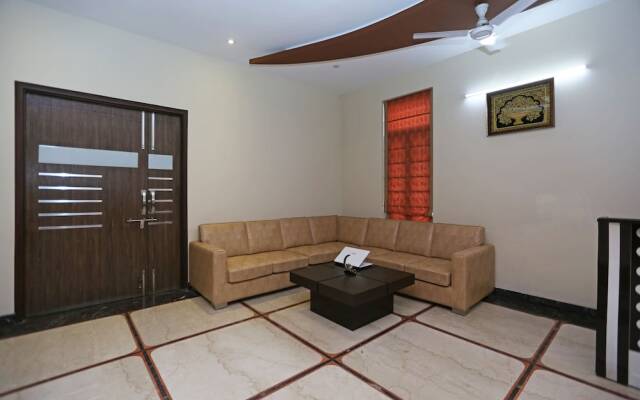 OYO 9072 Noida Dreamz