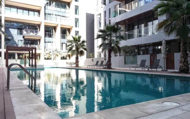 Explore City Walk From an Exquisite Sanctuary