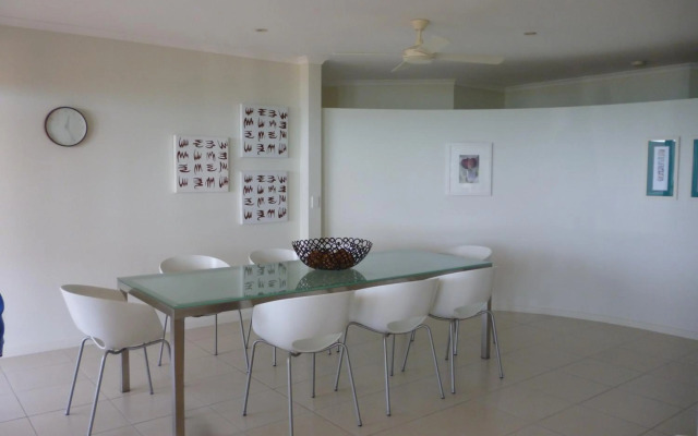 Sea Star Apartments
