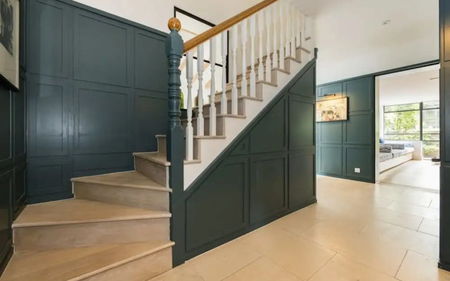 Elegant Primrose Hill Townhouse With Garden
