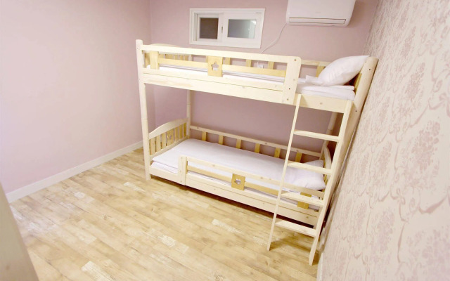 Unni House