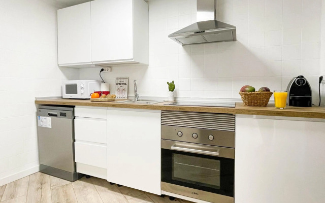 Modern 2 bedroom apartment close to city center