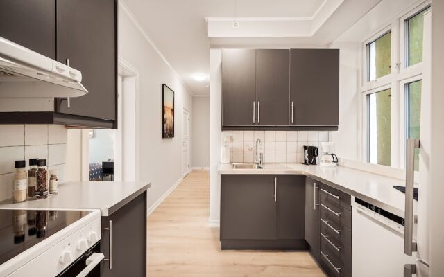 Rosen Apartment