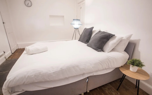 Short Stay Bristol - Pembroke Apartment