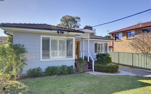 Rubys Retreat', 44 Achilles Street - pet friendly, aircon & boat parking