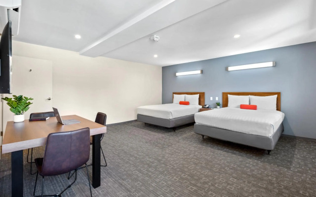 Nob Hill Hotel