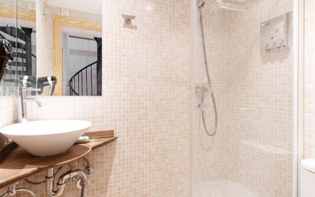 Boutique Holiday Home in Foz do Douro,porto With Sea Nearby