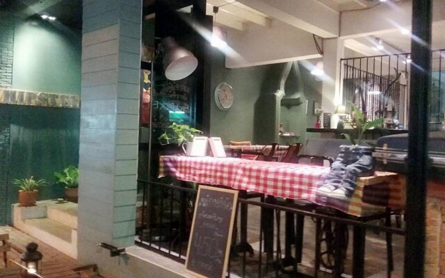 Hipstel hostel&bistro