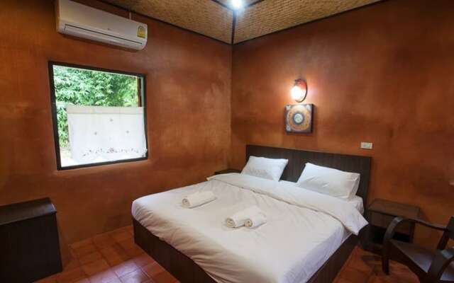 Baan Din Dee resort