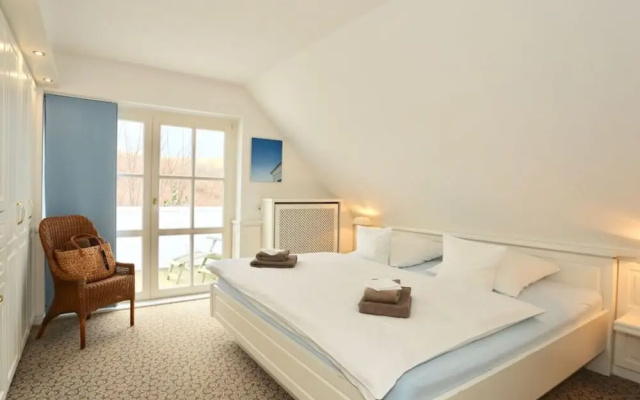 Strandhuus Modern Retreat