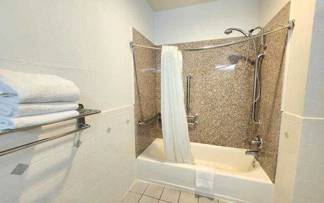 Days Inn by Wyndham Navasota