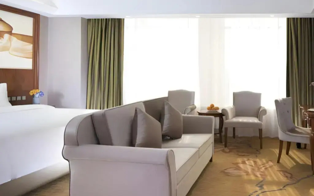 Vienna Hotel (Longmen)