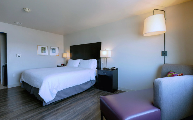 Holiday Inn Exp Stes Tahlequah