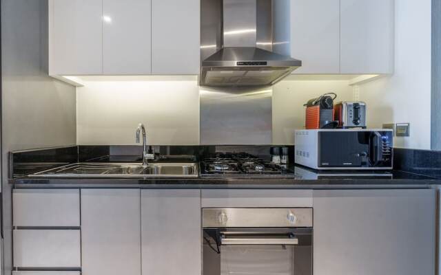 Eloquent Cozy Studio with Incredible Canal Views