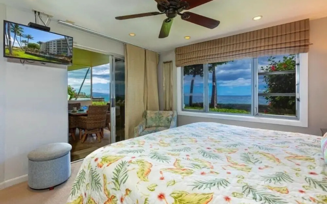 Royal Mauian, #114 2 Bedroom Condo by RedAwning