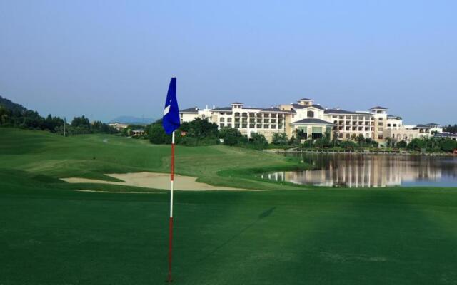 Longcheng Golf Hotel