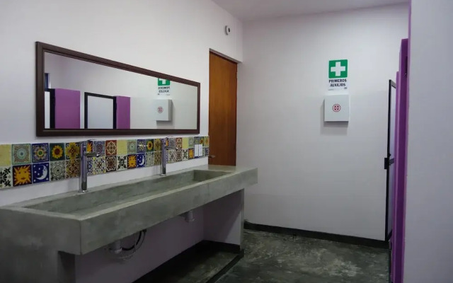 Itza Hotel Akumal - Hotel - Hostel