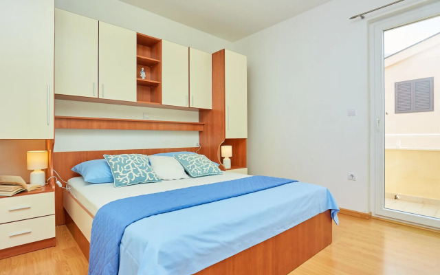 Apartments Zelic Tucepi
