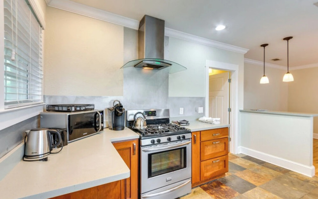 Stay & Play in Pensacola: Apartment Near Dtwn