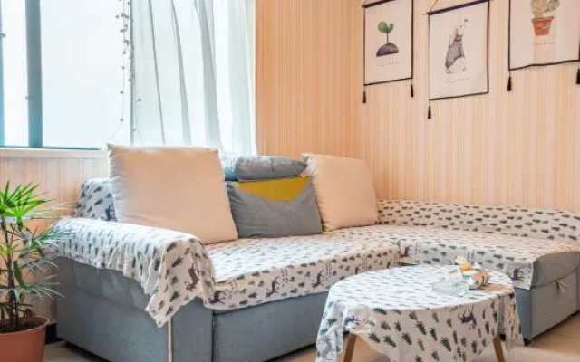 Yanshe Hotel (Meishan Huanglongxi Evergrande Jinbi Tianxia)